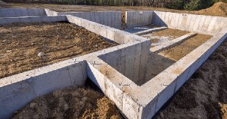 Ленточный фундамент Урюпинск цена от 2726 руб.